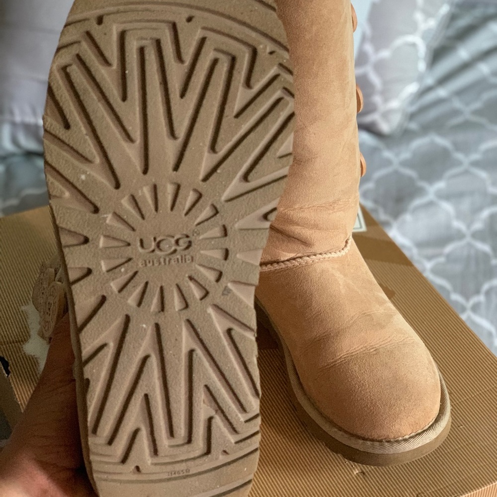 Tan Ugg boots